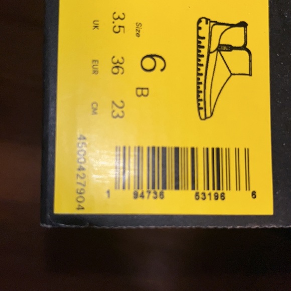 Cole Haan Women’s Zerogrand Bootie Ankle boot. Size 6. Charcoal grey suede. - Picture 9 of 9